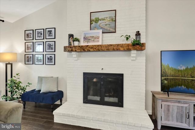 557 MAGNOLIA DR, Lititz, PA 17543