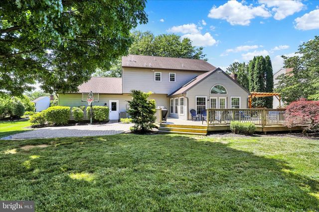 557 MAGNOLIA DR, Lititz, PA 17543