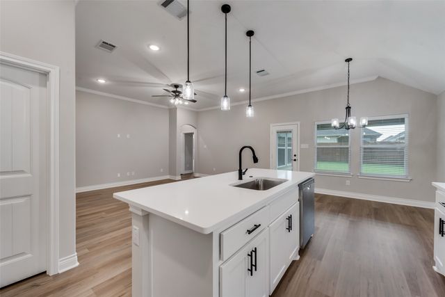 808 Hardaway Drive, Greenville, TX 75402