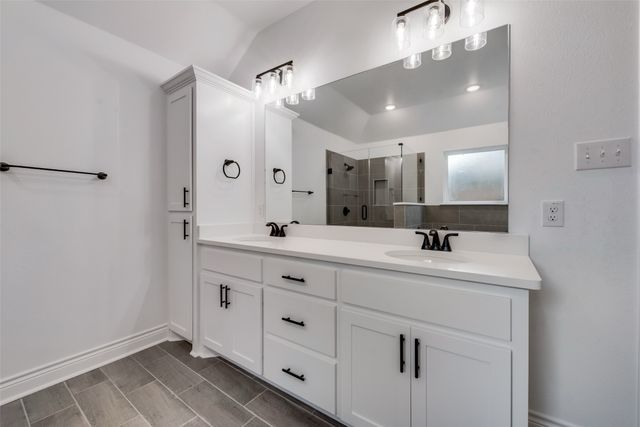 808 Hardaway Drive, Greenville, TX 75402