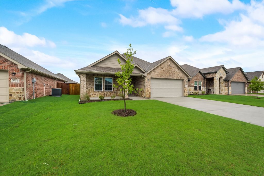 808 Hardaway Drive, Greenville, TX 75402