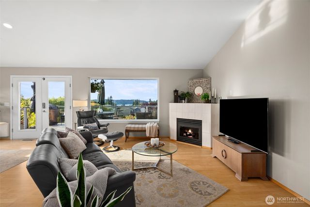 650 Medallion Place E, Port Orchard, WA 98366