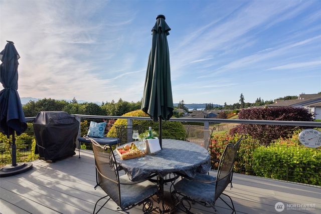 650 Medallion Place E, Port Orchard, WA 98366