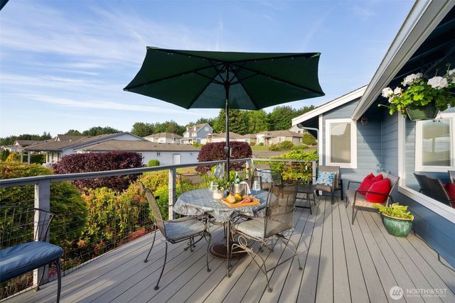650 Medallion Place E, Port Orchard, WA 98366