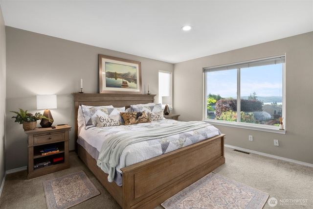 650 Medallion Place E, Port Orchard, WA 98366