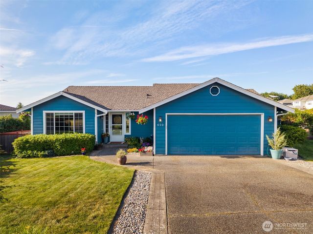 650 Medallion Place E, Port Orchard, WA 98366