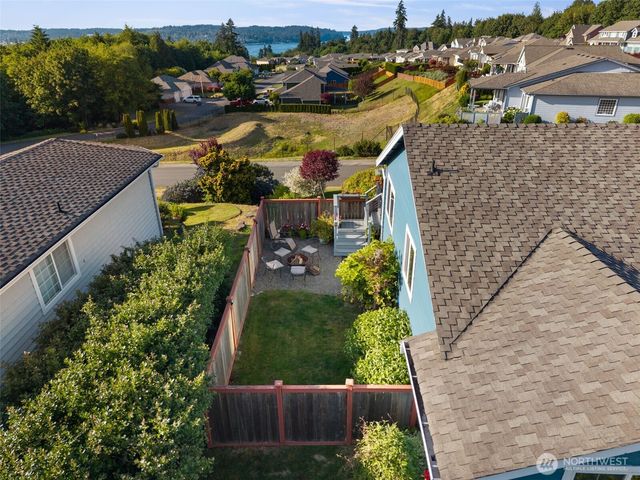 650 Medallion Place E, Port Orchard, WA 98366