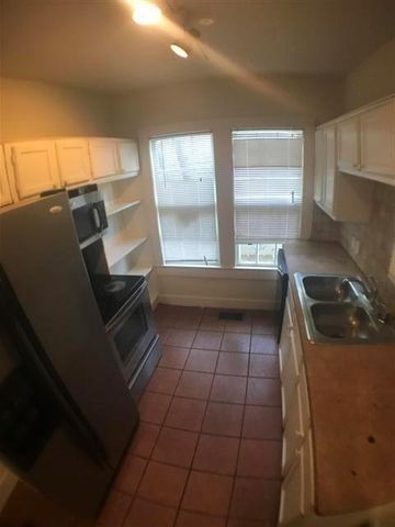 2710 Whitis Ave B, Austin, TX 78705