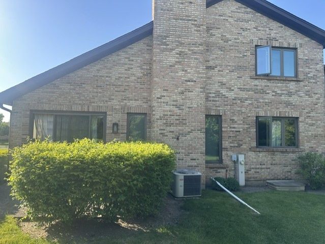 1767 Pebble Beach Drive, Hoffman Estates, IL 60169