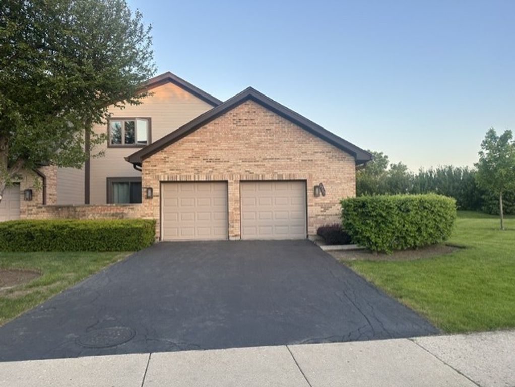 1767 Pebble Beach Drive, Hoffman Estates, IL 60169