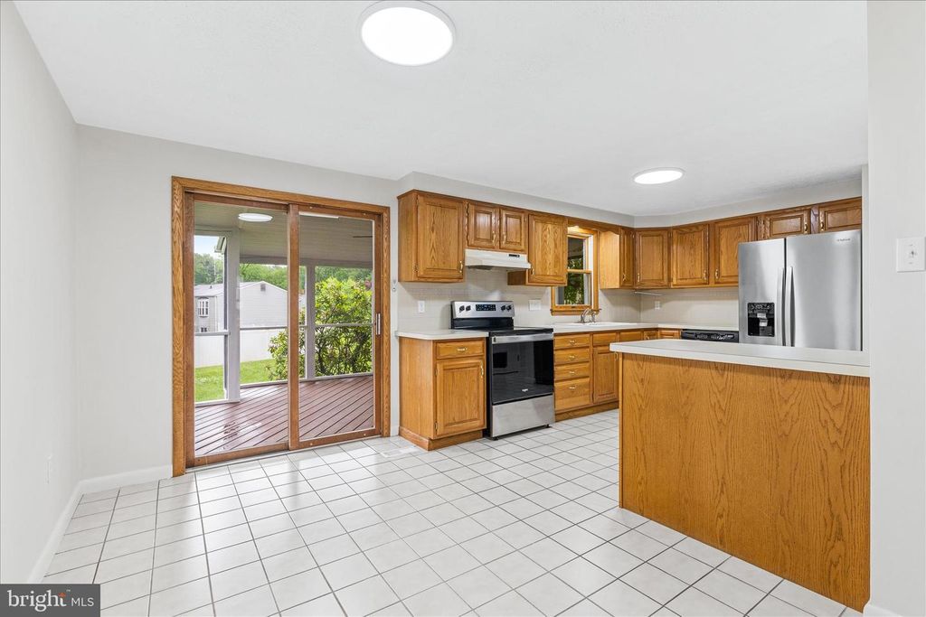 Image 10 of property listing at 7001 SLATE CT, Middletown, MD 21769