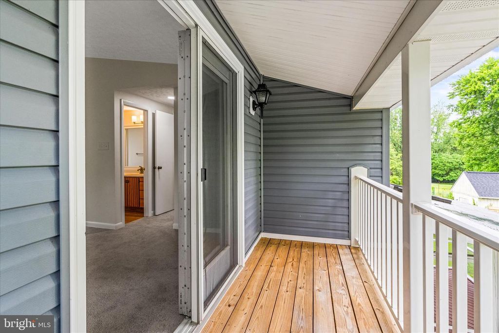 Image 36 of property listing at 7001 SLATE CT, Middletown, MD 21769