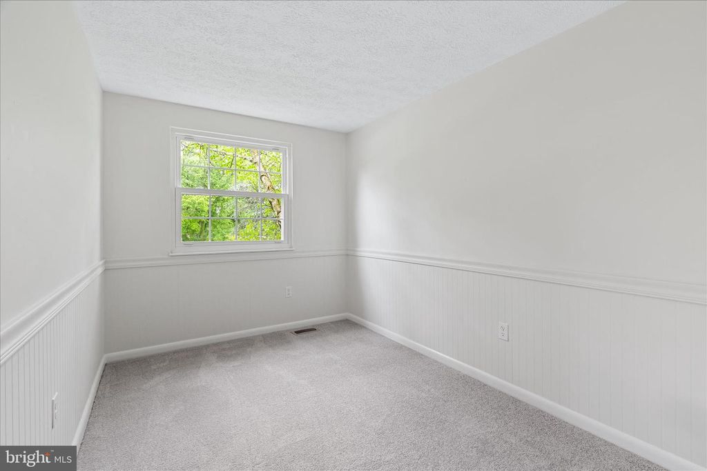 Image 40 of property listing at 7001 SLATE CT, Middletown, MD 21769