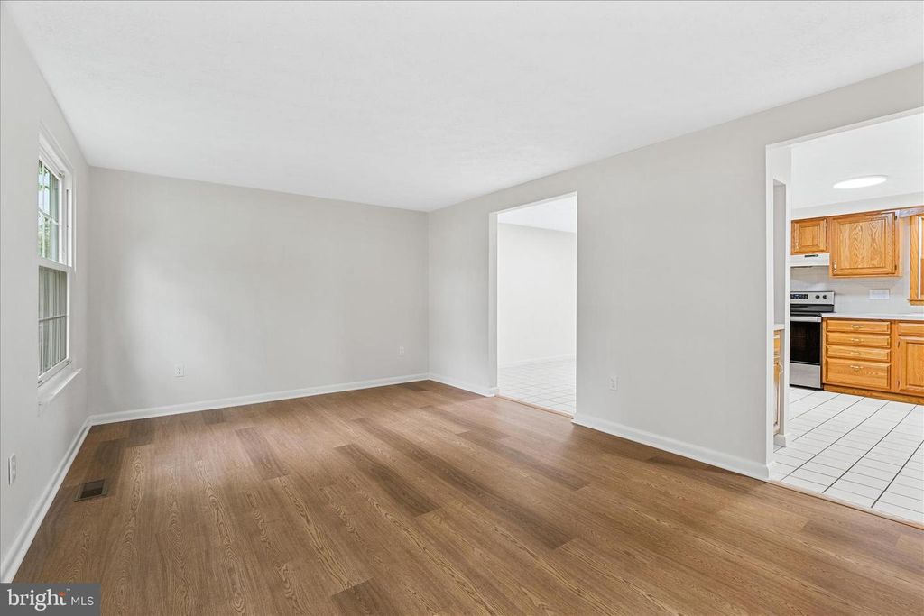 Image 6 of property listing at 7001 SLATE CT, Middletown, MD 21769