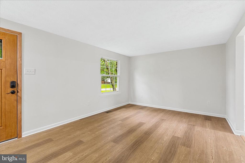Image 7 of property listing at 7001 SLATE CT, Middletown, MD 21769