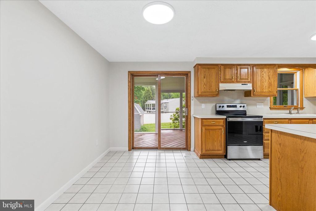 Image 9 of property listing at 7001 SLATE CT, Middletown, MD 21769