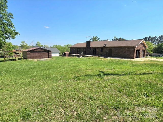 7141 Knobs Landing, Connelly Springs, NC 28612