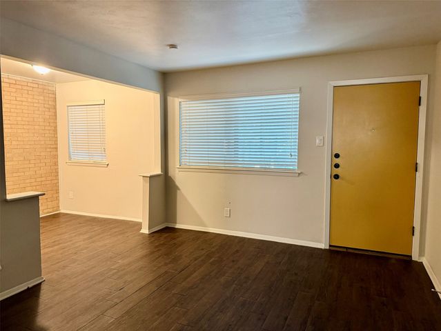 5004 Live Oak Street 106, Dallas, TX 75206