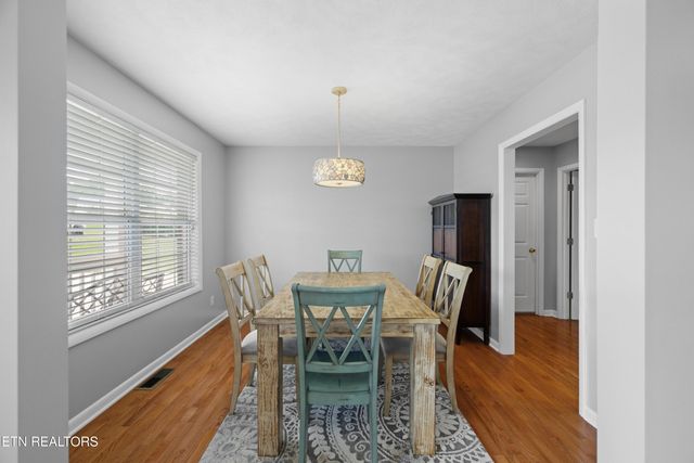 4705 E Hampton Blvd, Morristown, TN 37813