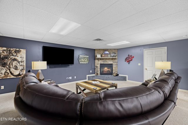 4705 E Hampton Blvd, Morristown, TN 37813