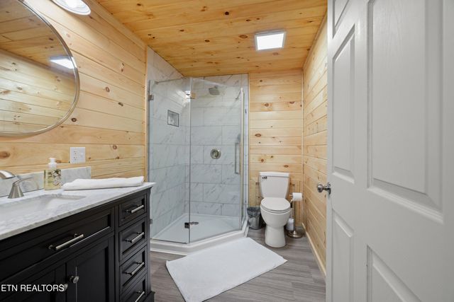 4705 E Hampton Blvd, Morristown, TN 37813