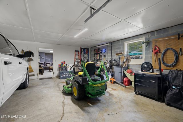 4705 E Hampton Blvd, Morristown, TN 37813