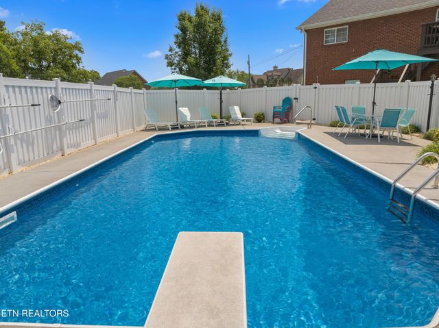 4705 E Hampton Blvd, Morristown, TN 37813