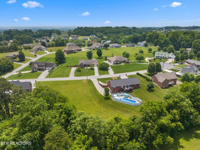 4705 E Hampton Blvd, Morristown, TN 37813