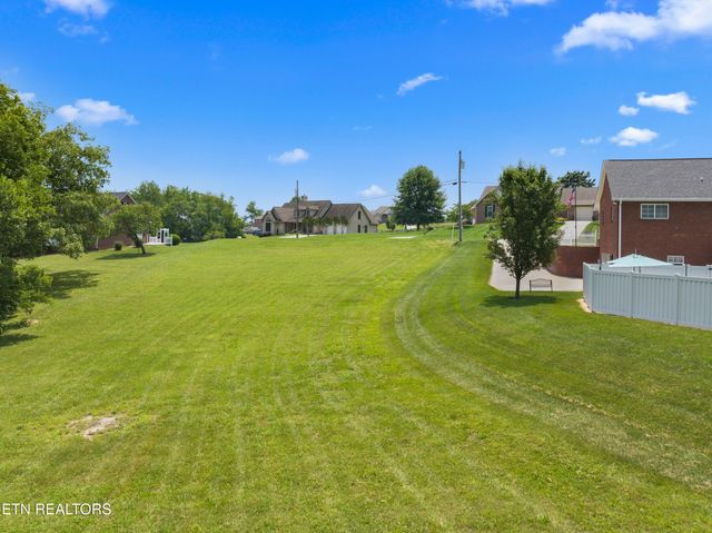 4705 E Hampton Blvd, Morristown, TN 37813