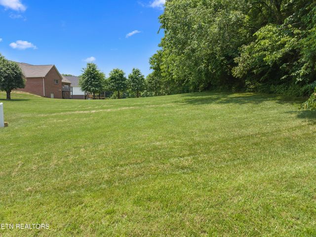 4705 E Hampton Blvd, Morristown, TN 37813