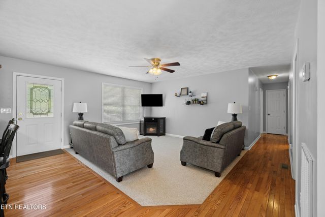 4705 E Hampton Blvd, Morristown, TN 37813