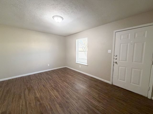 3224 W 8th Avenue 3, Corsicana, TX 75110