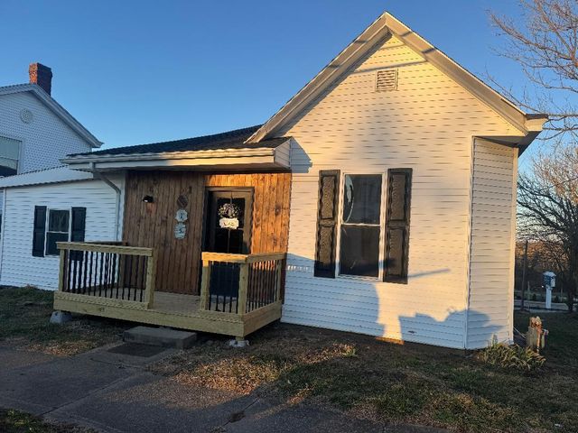 115 Woodward Avenue, Brooksville, KY 41004