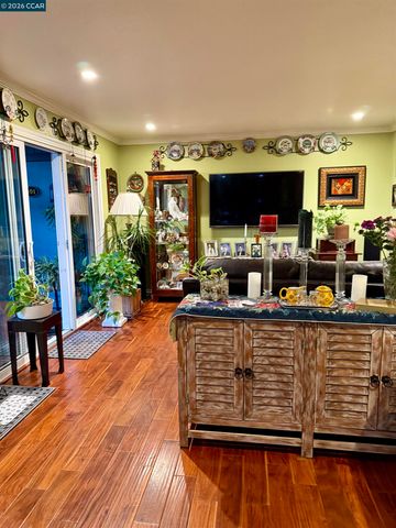 1036 Oak Grove Rd 105, Concord, CA 94518