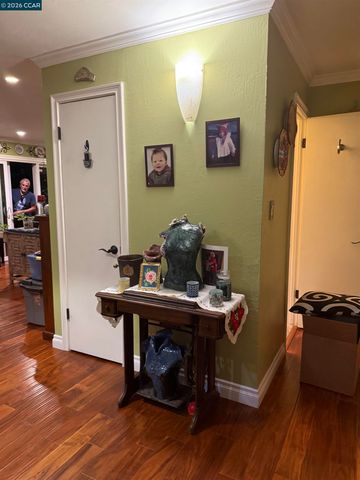 1036 Oak Grove Rd 105, Concord, CA 94518