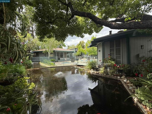 1036 Oak Grove Rd 105, Concord, CA 94518