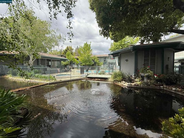 1036 Oak Grove Rd 105, Concord, CA 94518