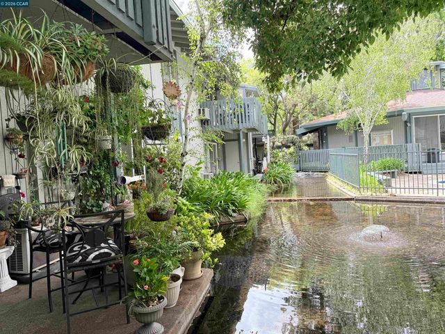 1036 Oak Grove Rd 105, Concord, CA 94518