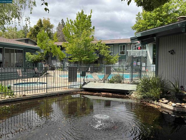 1036 Oak Grove Rd 105, Concord, CA 94518