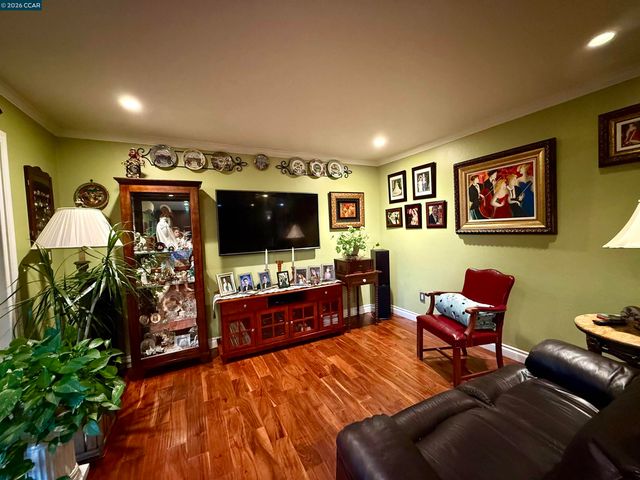 1036 Oak Grove Rd 105, Concord, CA 94518