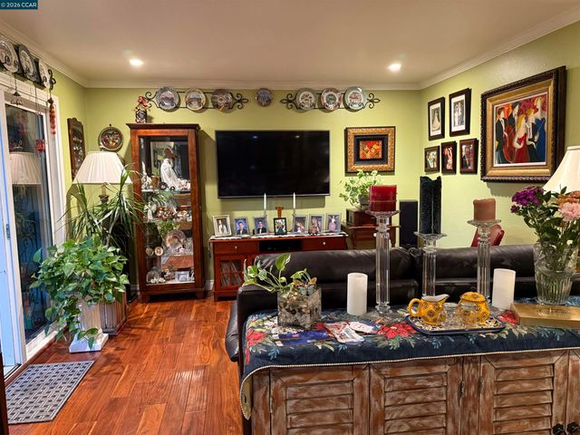 1036 Oak Grove Rd 105, Concord, CA 94518