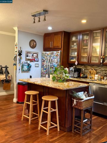 1036 Oak Grove Rd 105, Concord, CA 94518