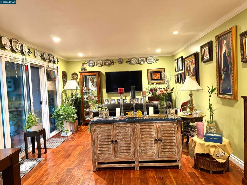 1036 Oak Grove Rd 105, Concord, CA 94518