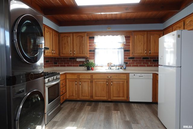 1450 BRIDGE Avenue, Galesburg, IL 61401