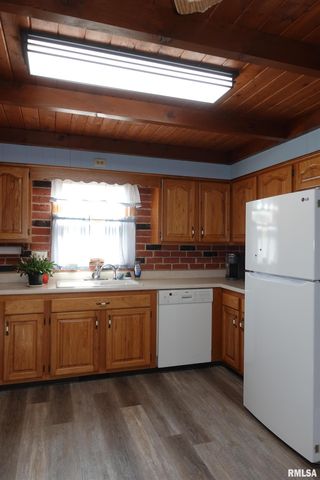 1450 BRIDGE Avenue, Galesburg, IL 61401