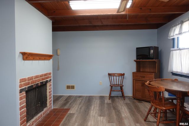 1450 BRIDGE Avenue, Galesburg, IL 61401