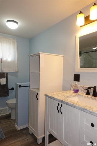 1450 BRIDGE Avenue, Galesburg, IL 61401