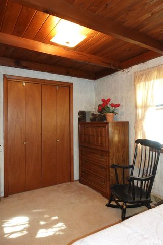 1450 BRIDGE Avenue, Galesburg, IL 61401