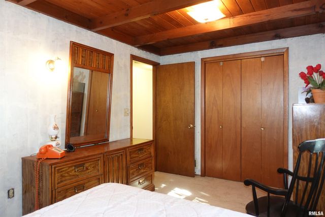 1450 BRIDGE Avenue, Galesburg, IL 61401