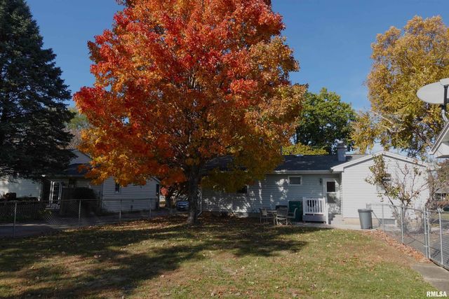 1450 BRIDGE Avenue, Galesburg, IL 61401